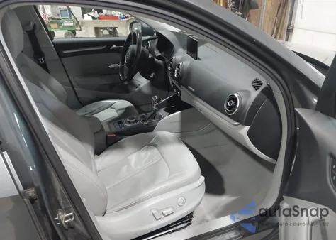 2015 Audi A3 2.0T Premium z USA, uszkodzony, nr VIN WAUBFGFFXF1065420